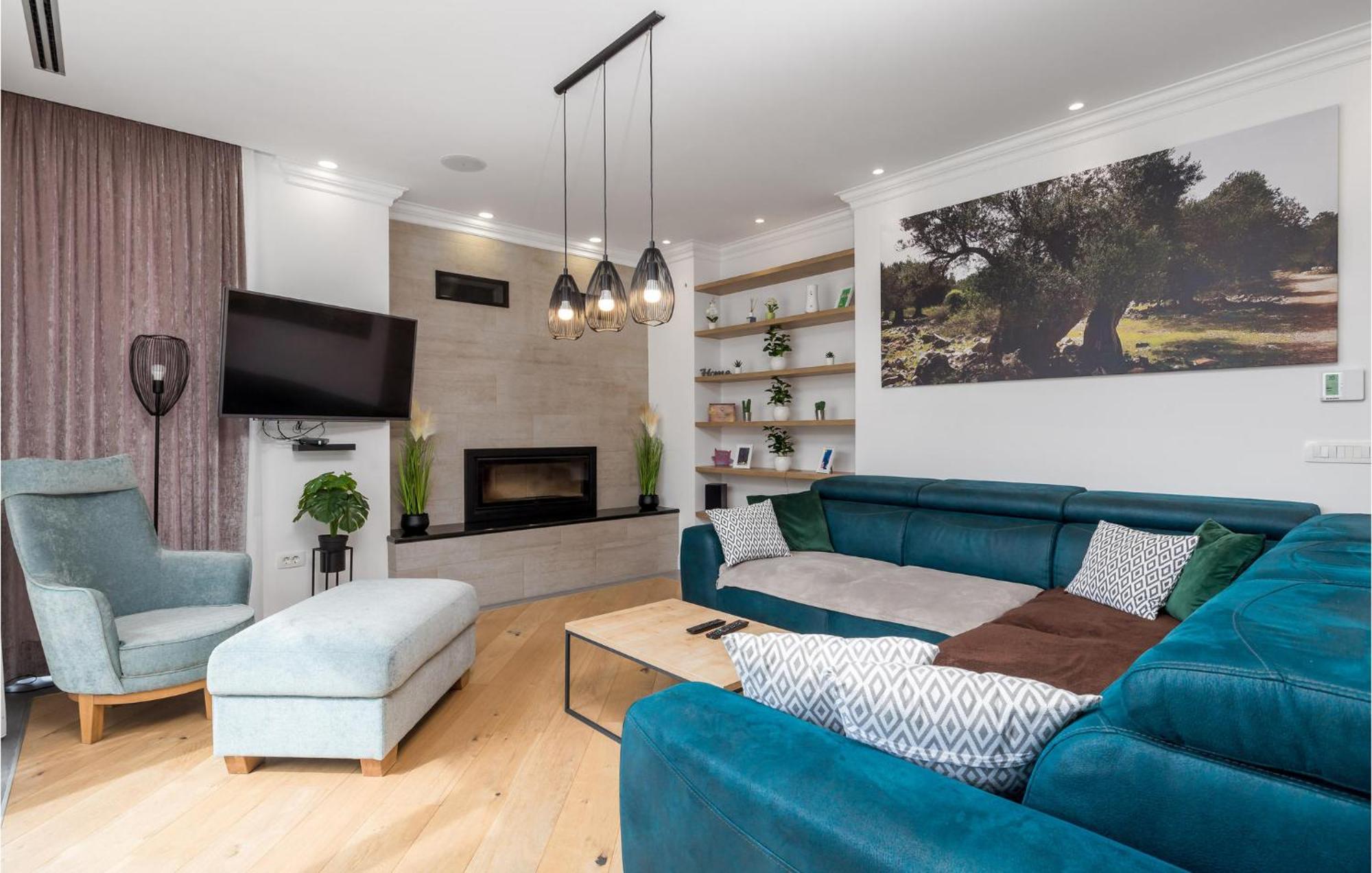 4 Bedroom Gorgeous Home In Lun Lun  Exterior photo