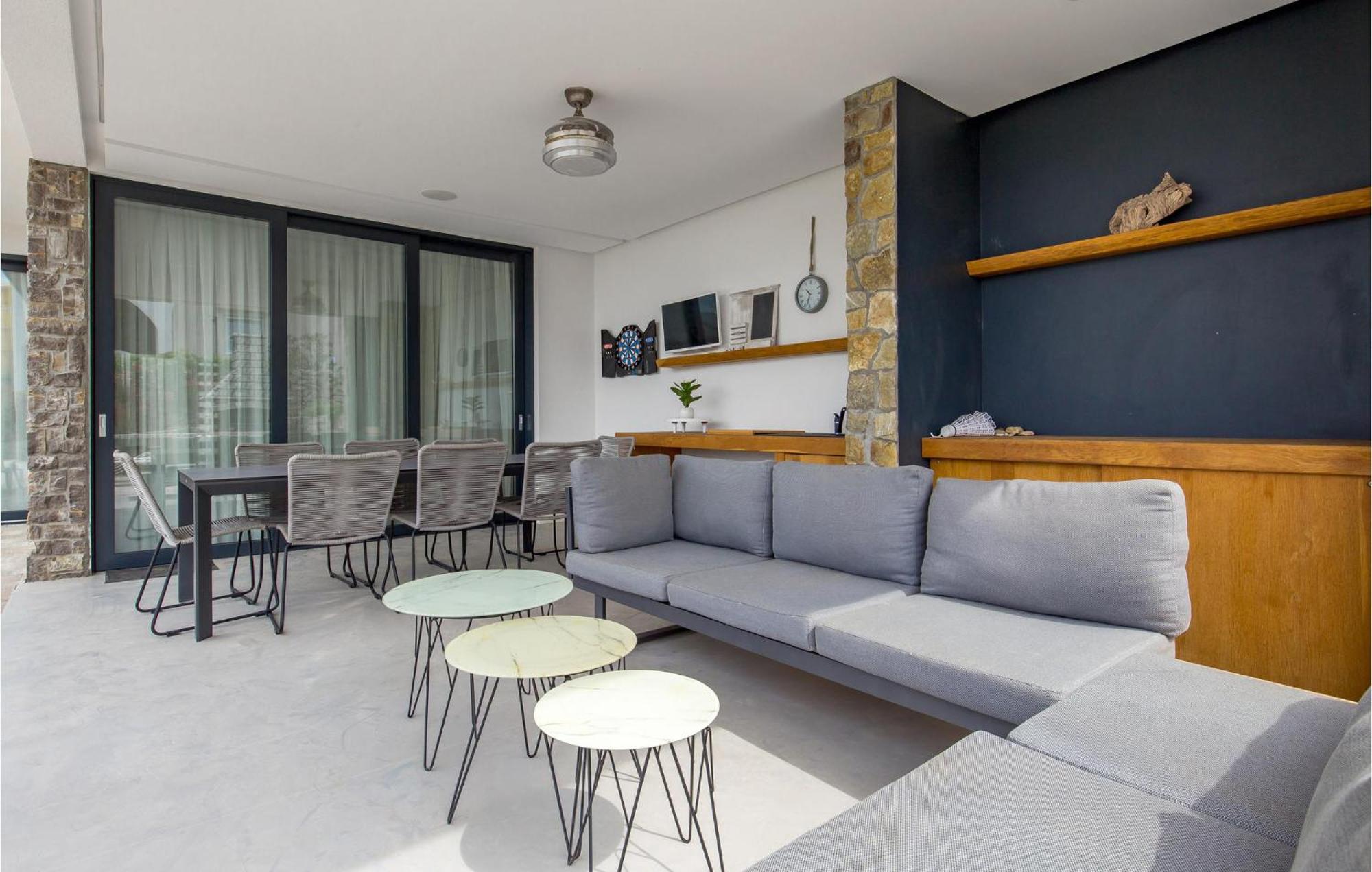 4 Bedroom Gorgeous Home In Lun Lun  Exterior photo