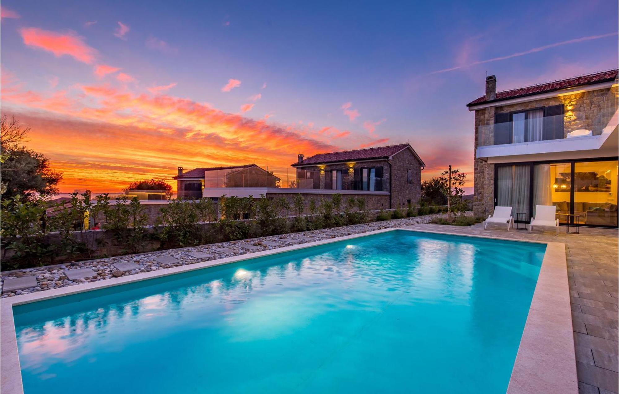 4 Bedroom Gorgeous Home In Lun Lun  Exterior photo